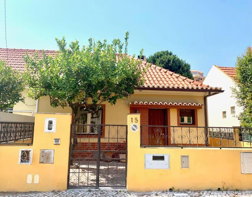 Top Beach House Costa da Caparica Exterior photo